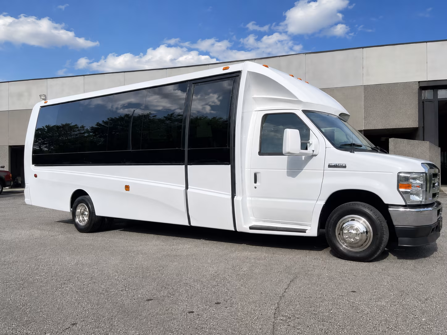 hotel to venue shuttle buses for multi day corporate events in rogers