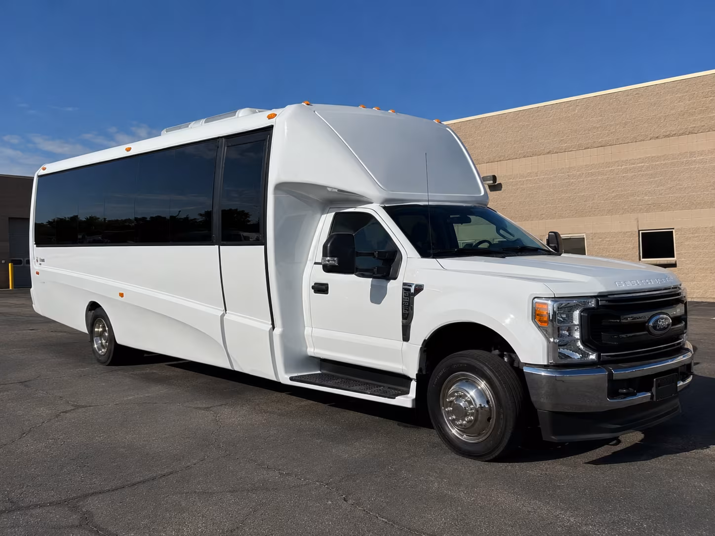 minibus rentals in rogers for prom groups of every size