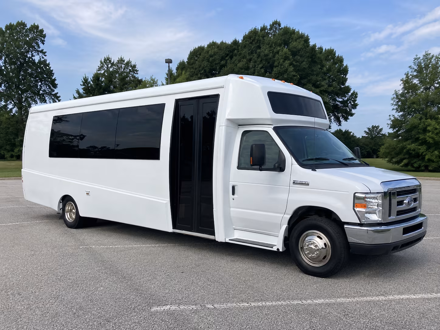 rogers 18 passenger party bus