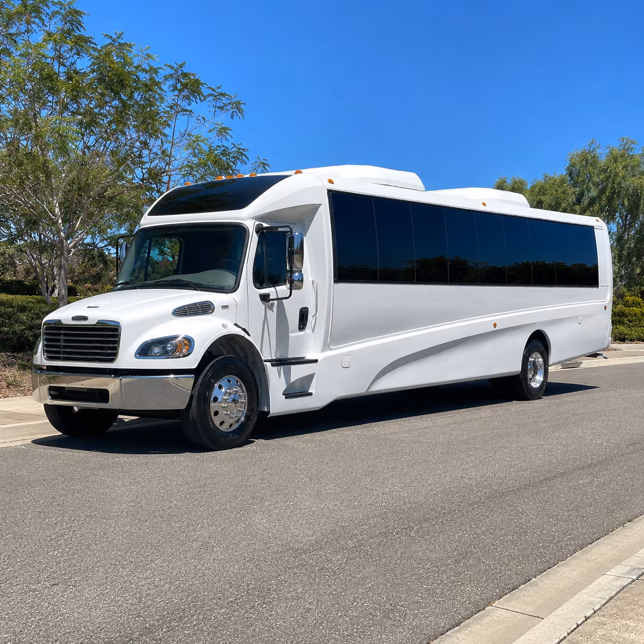 rogers 28 passenger minibus
